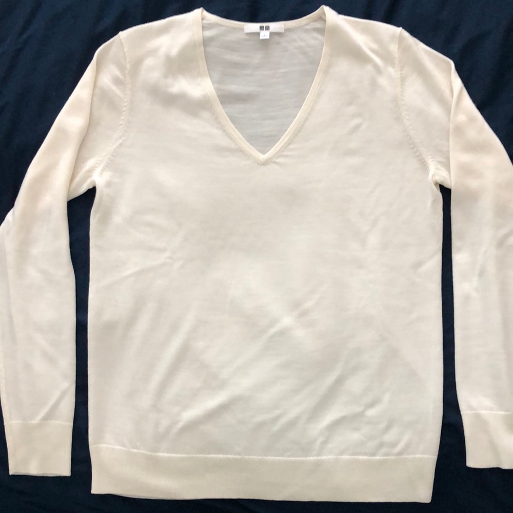 Uniqlo v-neck sweater